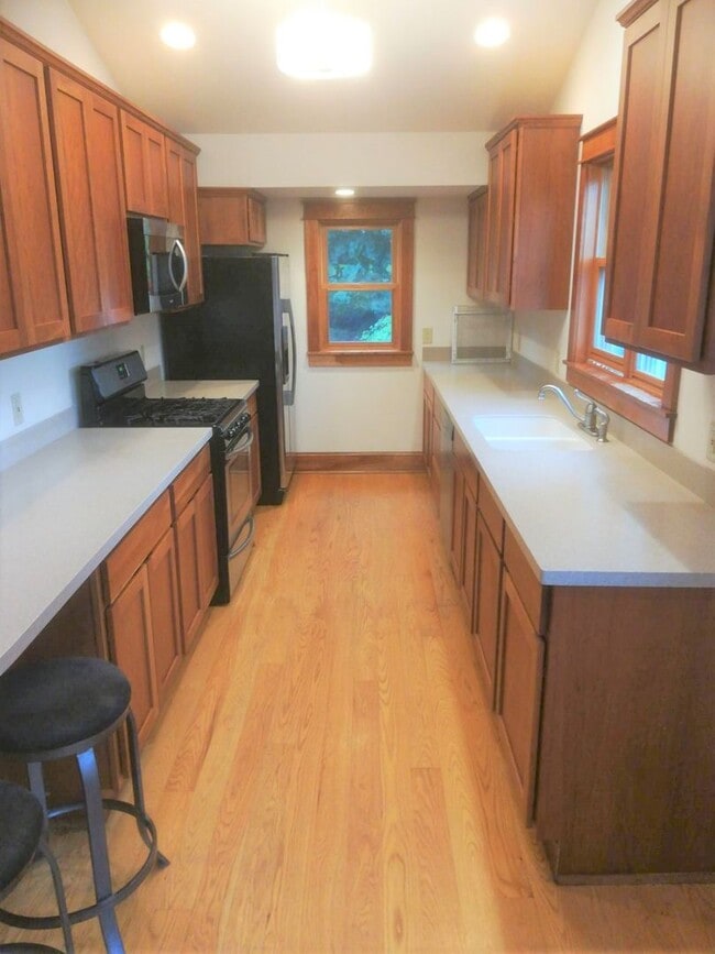 Building Photo - 201 S Aurora St