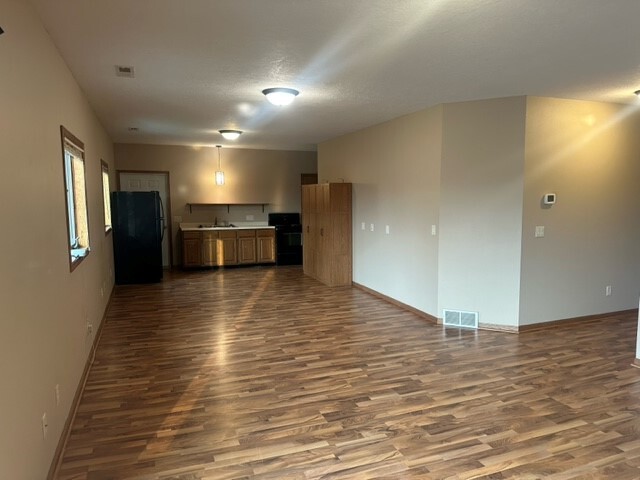 Kitchen - Dining room - 109 1st Ave N