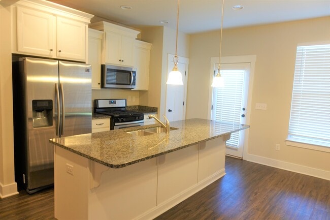 Building Photo - 17 Timber Oak Way