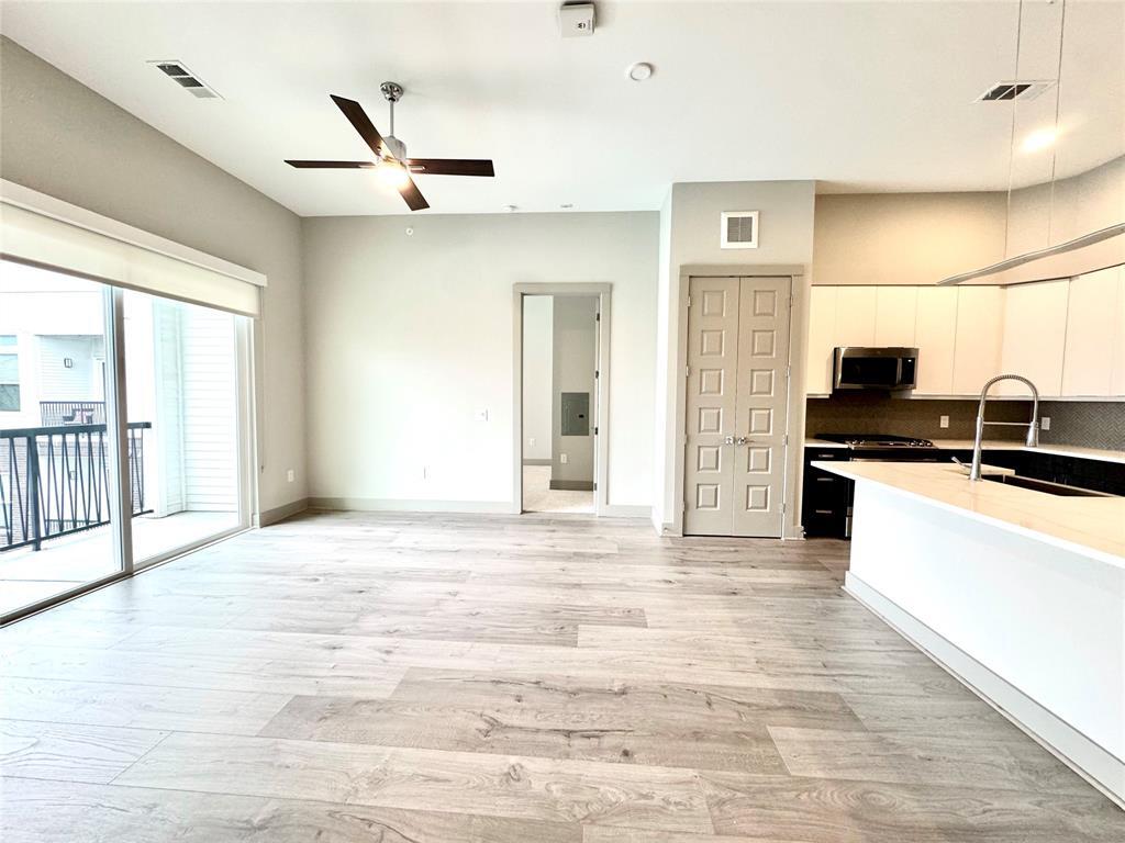 Foto principal - 401 W 25th St