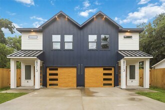 Building Photo - 8013 Moon Beam St