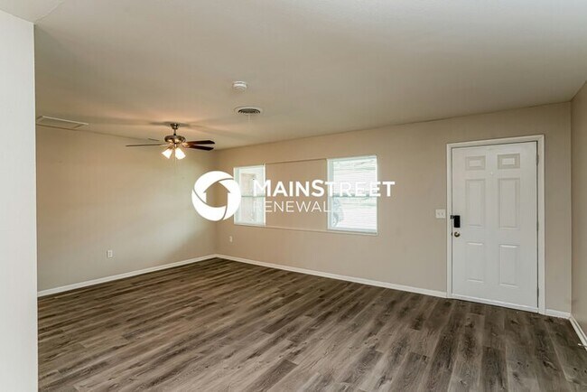 Building Photo - 3 Bedroom Pet-Friendly Home in VENICE, FL with Main Street Renewal