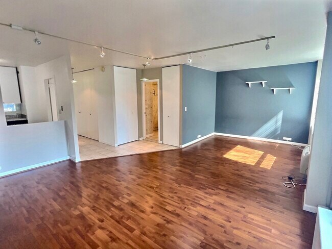 Foto del edificio - 1255 N Sandburg Terrace