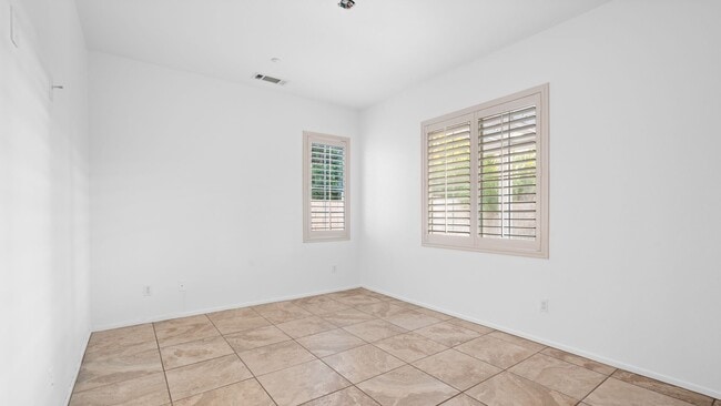 Building Photo - Spacious 4-Bedroom Home with Bonus Room – ...