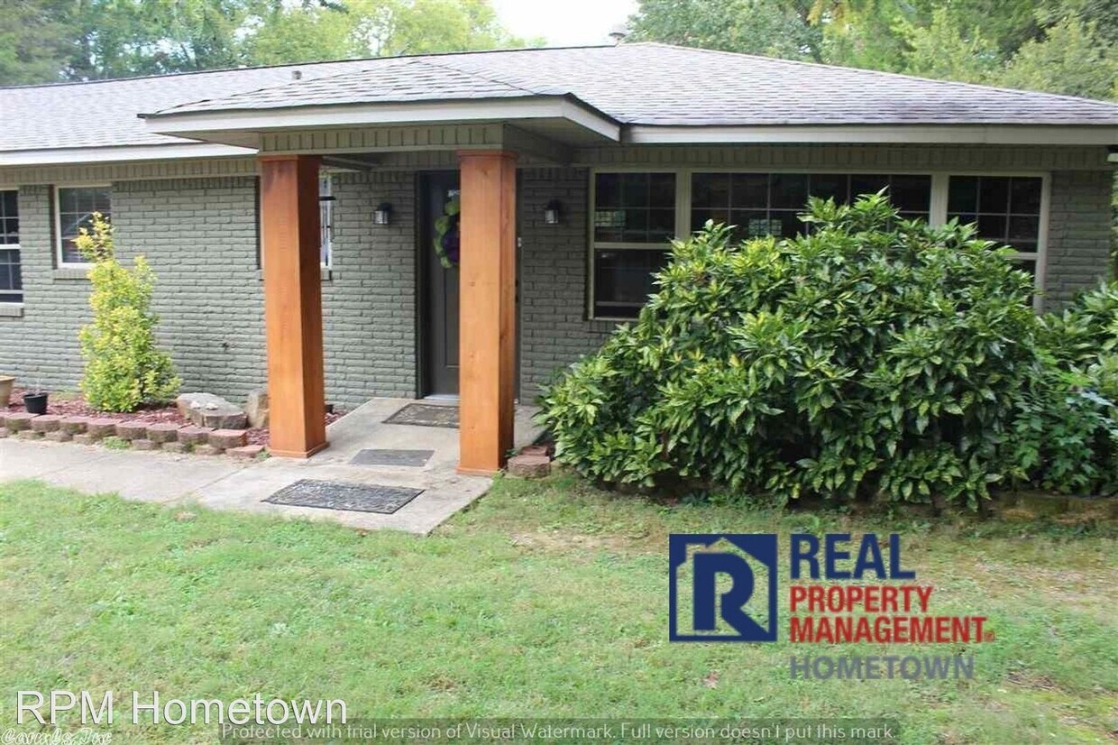 Primary Photo - 4 br, 3 bath House - 101 Suburban Drive