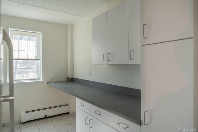 Foto del edificio - 1 Consulate Dr