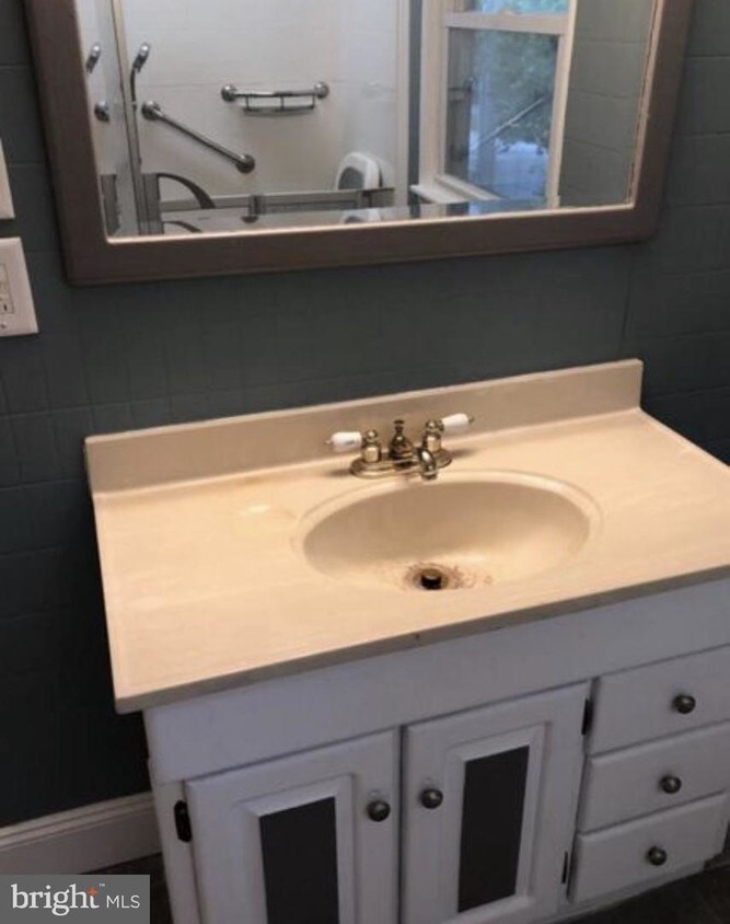 Foto principal - 1677 Erial Rd