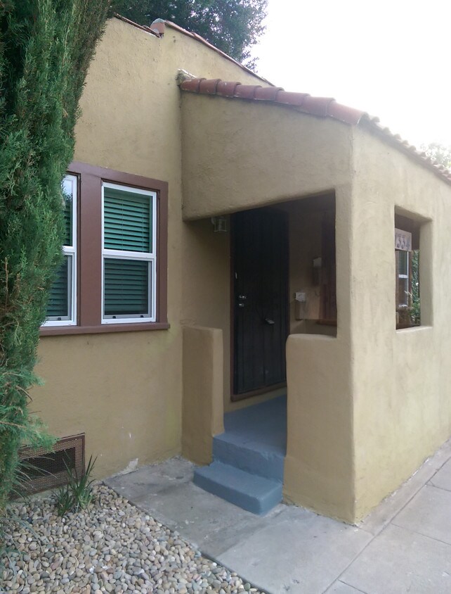 Primary Photo - 11334 Huston St