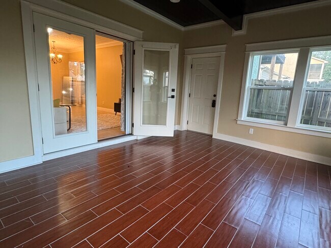 Foto del edificio - 6331 Causeway Rd