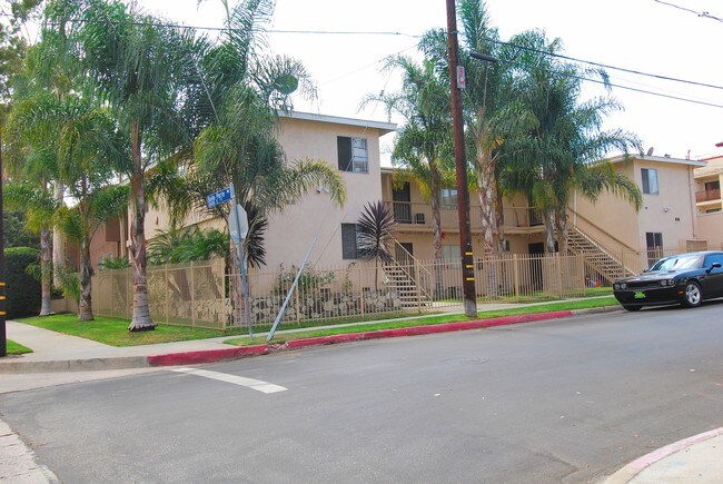 Foto del edificio - 26103 Belle Porte Ave