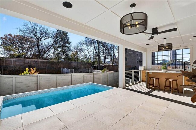 Foto del edificio - 636 Kennesaw Ave NE