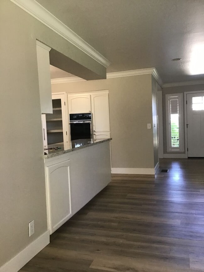 Building Photo - 3 Bedroom Home Coming Available