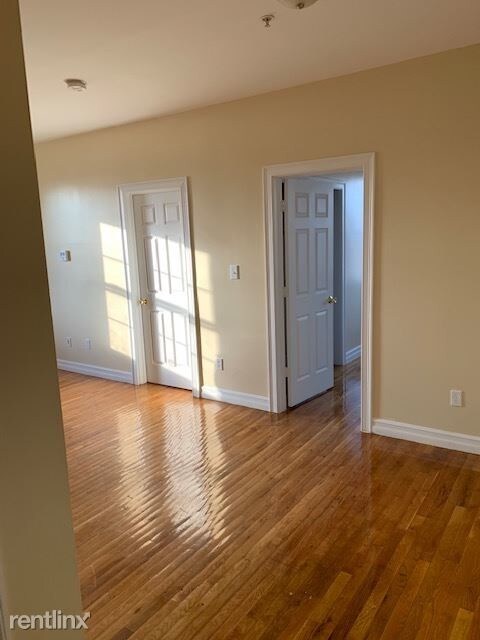 2 br, 1 bath - 672 Congress Ave Apt 8 - 2 br, 1 bath  - 672 Congress Ave Apt 8
