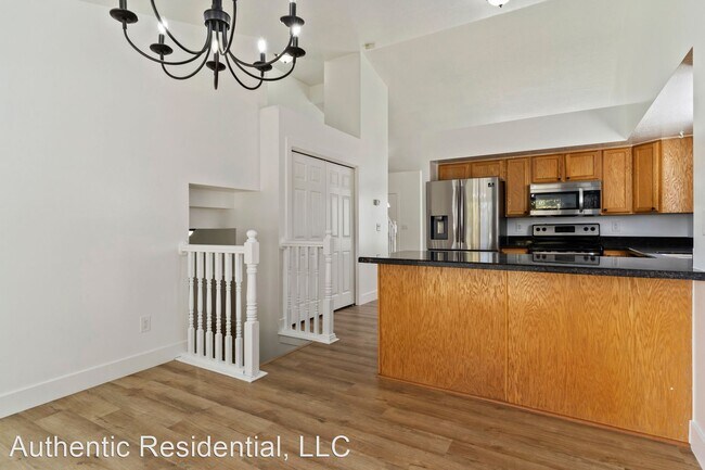 Building Photo - 4 br, 3 bath House - 501 N 3425 W