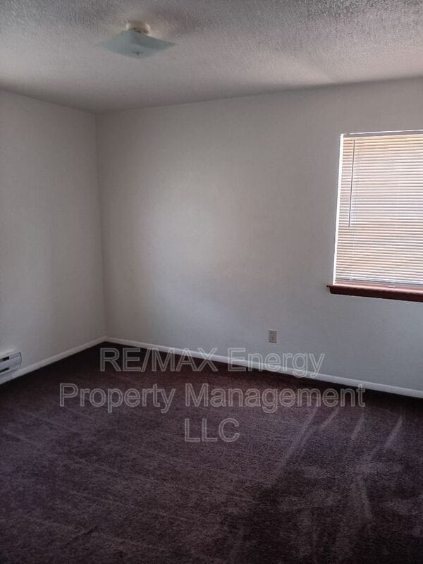 Building Photo - 1903 N Youngs Blvd