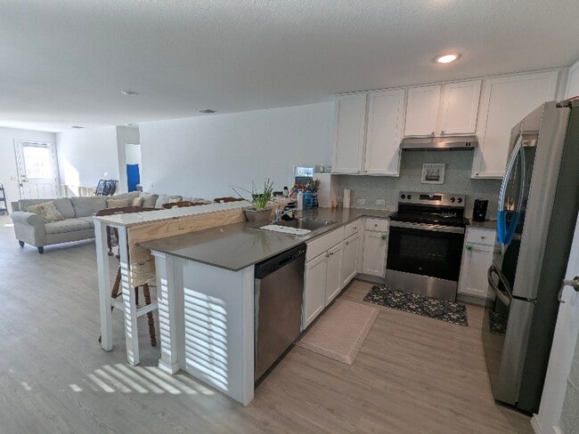 Photo - 5730 Repeating Wy House