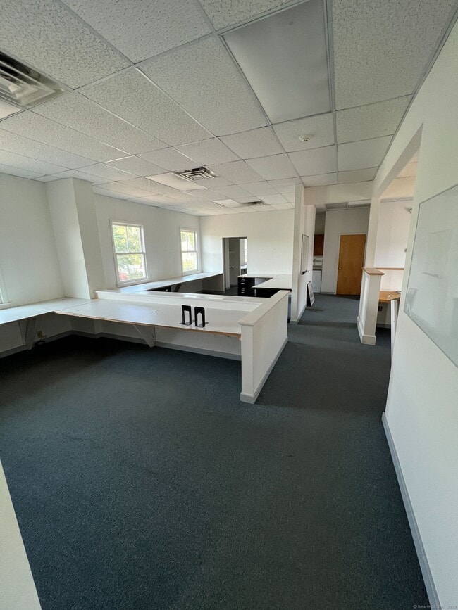 Building Photo - 151 Meadow St