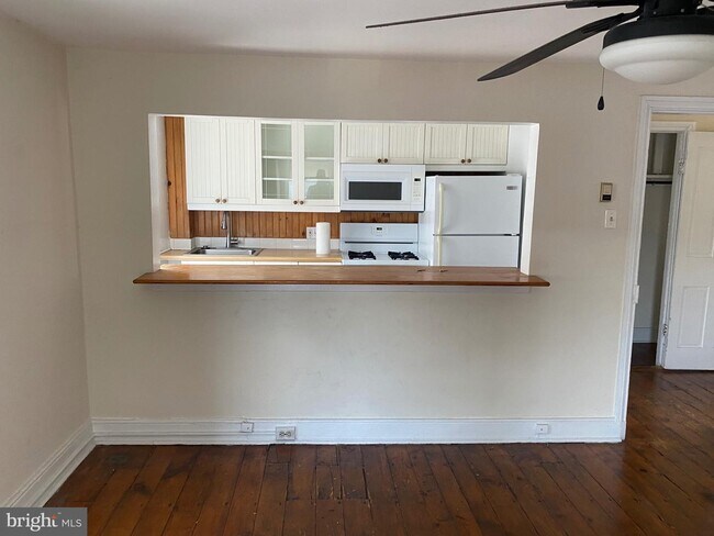 Building Photo - 4515 Baker St