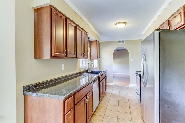 Building Photo - 2534 Mimosa Tree Dr