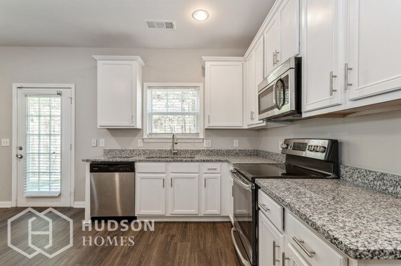 Building Photo - NOW AVAILABLE! - 4311 Savannah Trl, Atlant...