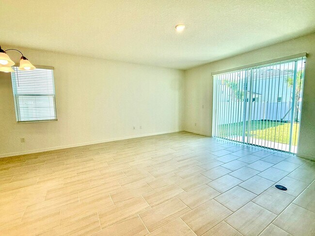 Foto del edificio - Step into style – Lease this 4Bed gem in D...