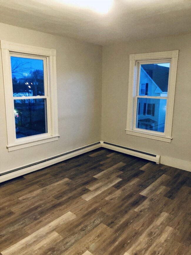 Building Photo - 360 Cedar St