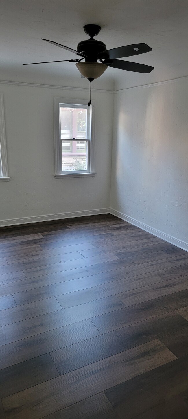 Foto del edificio - 3819 E 3rd St