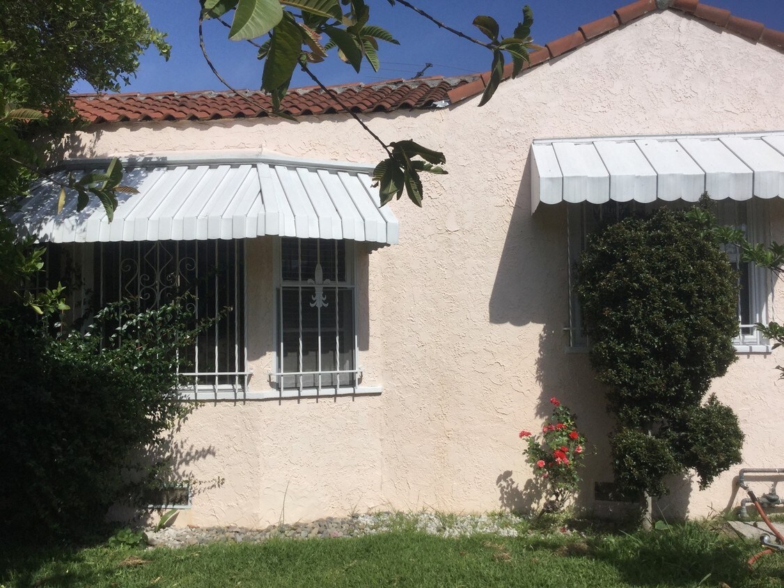 Foto principal - 2820 S Cloverdale Ave