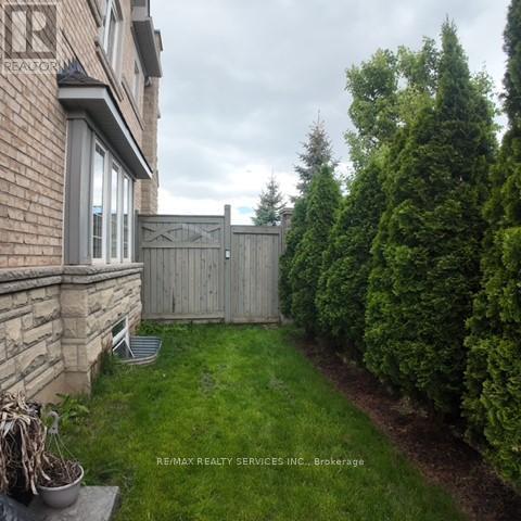 Building Photo - 28 Lavallee Cres