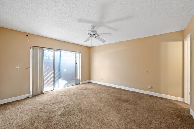 Foto del edificio - 2229 Nova Village Dr