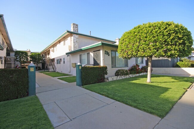 Building Photo - 205 E Commonwealth Ave