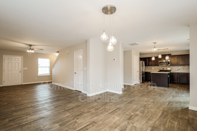 Building Photo - 1065 Sundance Dr