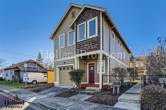 Foto del edificio - Beautiful 2 Level Home in Excellent Hillsb...