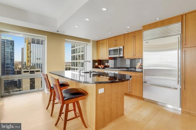 Building Photo - 1111 19th St N