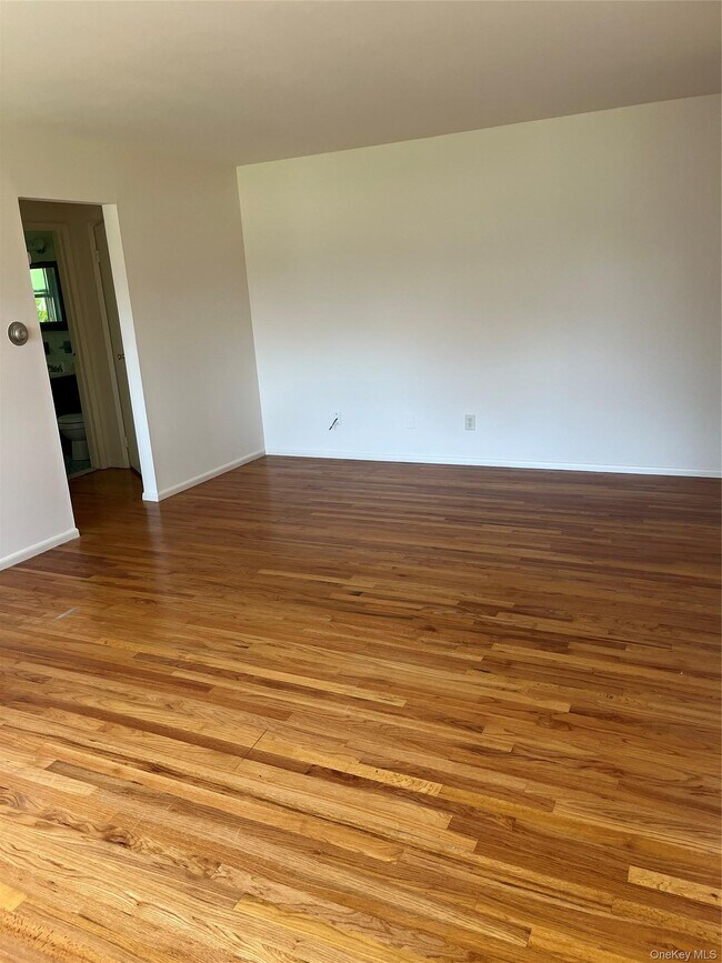 Foto del edificio - 99 N Middletown Rd