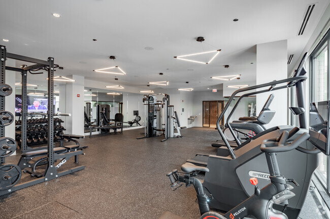 Fitness Center - Platform 4611 Uptown Chicago