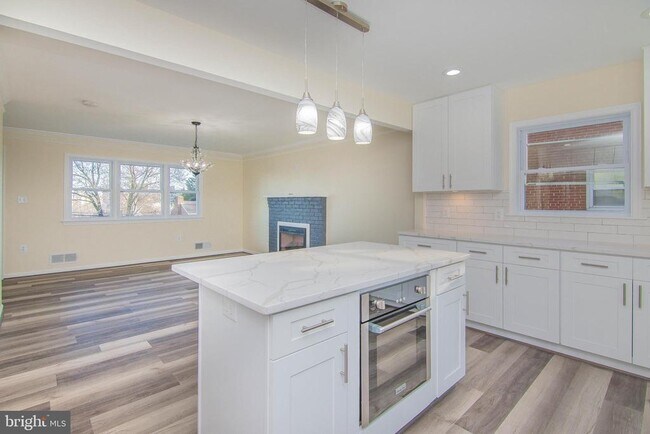 Foto del edificio - 14 N Montague St