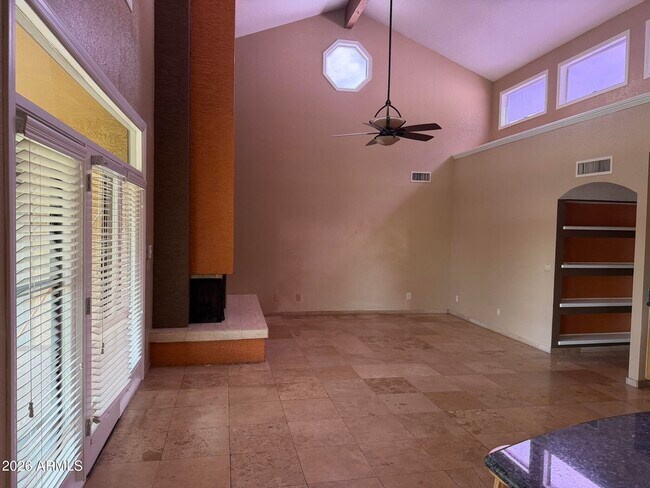 Foto del edificio - 8377 E Thoroughbred Trail