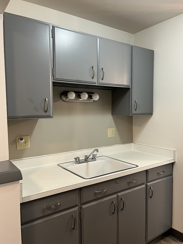 Mid Unit Kitchen - Webster Terrace II