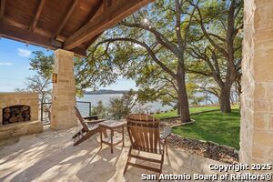 Building Photo - 760 Lookout Dr