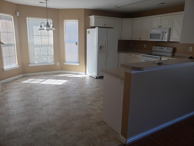 Building Photo - 179 Rosecliff Cir