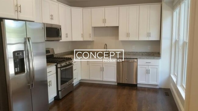 Foto del edificio - 2044A Beacon St. Unit 2B