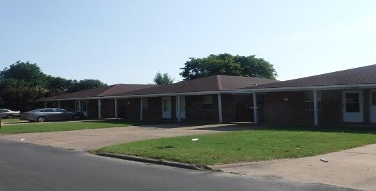 Primary Photo - 1000 N Franklin St