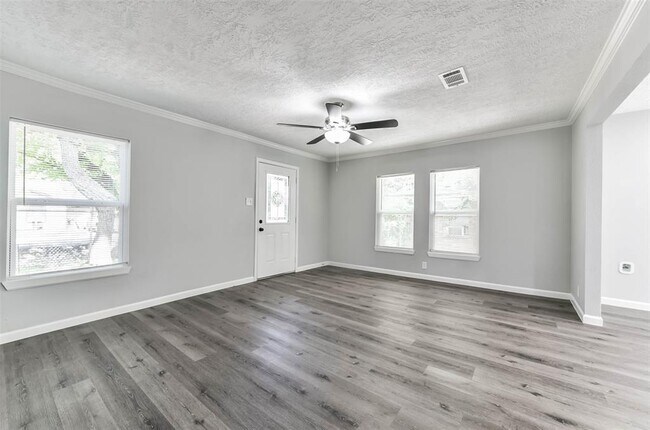 Building Photo - 6611 Conley St