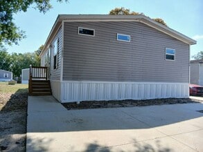Building Photo - 1807 La Crosse Ave