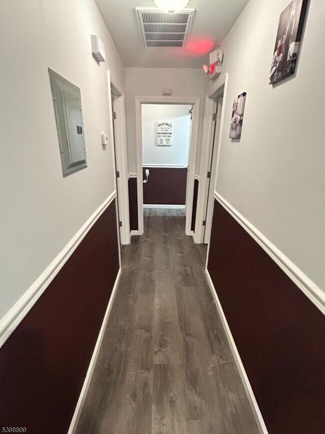 Foto del edificio - 142 Mapes Ave