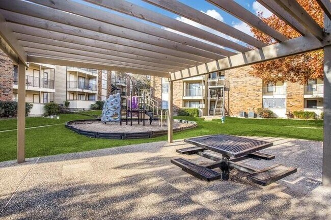 Foto del edificio - 1721 John West Rd