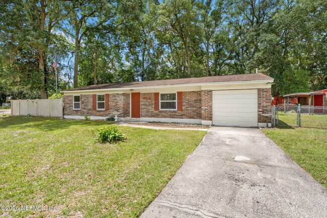 Foto del edificio - 4212 Pointe Haven Dr N
