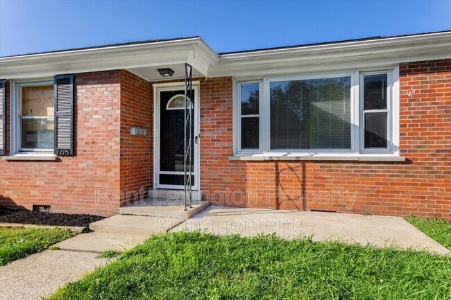 Building Photo - 768 Della Dr