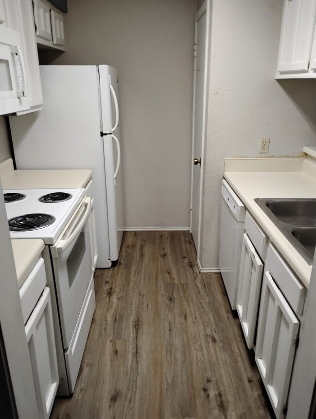 Cocina - 1202 Thorpe Ln